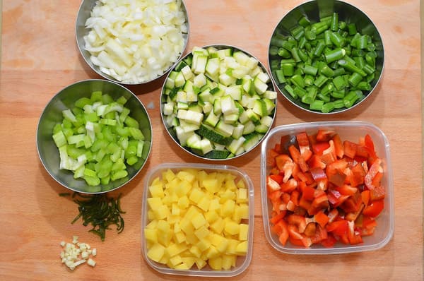 Verduras preparadas para cocinar